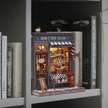 Laden Sie das Bild in den Galerie-Viewer, Miniaturhaus - Friseursalon von John