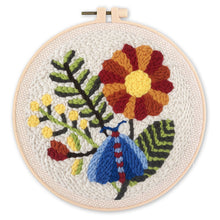 Laden Sie das Bild in den Galerie-Viewer, Punch Needle set Blaue Motte und Blumen