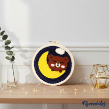 Laden Sie das Bild in den Galerie-Viewer, Punch Needle Süßer Bär auf dem Mond