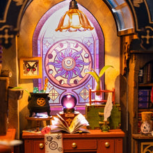 Laden Sie das Bild in den Galerie-Viewer, Miniaturhaus - Das Magische Büro