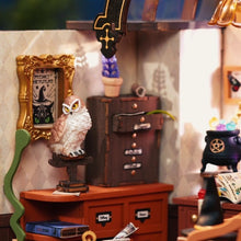 Laden Sie das Bild in den Galerie-Viewer, Miniaturhaus - Das Magische Büro