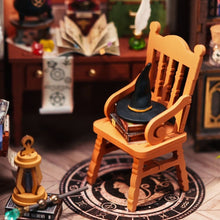 Laden Sie das Bild in den Galerie-Viewer, Miniaturhaus - Das Magische Büro