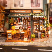 Laden Sie das Bild in den Galerie-Viewer, Miniaturhaus - Festliches Restaurant