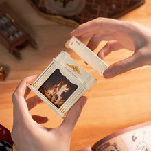 Laden Sie das Bild in den Galerie-Viewer, Miniaturhaus - Catherines Wohnzimmer