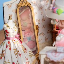 Laden Sie das Bild in den Galerie-Viewer, Miniaturhaus - Elsas Schneiderei