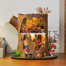 Laden Sie das Bild in den Galerie-Viewer, Miniaturhaus - Märchen-Baumhaus