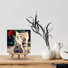 Laden Sie das Bild in den Galerie-Viewer, Diamond Painting | Diamond Painting - Cat with Rose | animals cats Diamond Painting Animals Diamond Painting Flowers flowers | FiguredArt