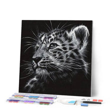 Laden Sie das Bild in den Galerie-Viewer, Diamond Painting | Diamond Painting - Black and white Leopard | animals Diamond Painting Animals leopards | FiguredArt