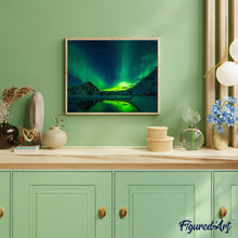 Laden Sie das Bild in den Galerie-Viewer, Diamond Painting | Diamond Painting - Green Northern Lights | Diamond Painting Landscapes landscapes | FiguredArt