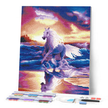 Laden Sie das Bild in den Galerie-Viewer, Diamond Painting – Galoppieren von Pferd am Meer
