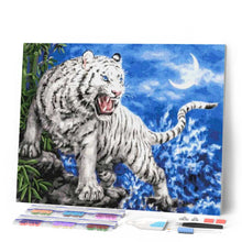 Laden Sie das Bild in den Galerie-Viewer, Diamond Painting – Drohender weißer Tiger