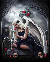Laden Sie das Bild in den Galerie-Viewer, Diamond Painting – Engel und Friedhof
