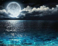 Laden Sie das Bild in den Galerie-Viewer, Diamond Painting, Vollmond und Meer Spiegelung