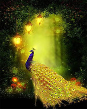Laden Sie das Bild in den Galerie-Viewer, Diamond Painting, Pfau und Licht