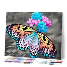 Laden Sie das Bild in den Galerie-Viewer, Diamond Painting | Diamond Painting - Butterfly gathering pollen | animals butterflies Diamond Painting Animals | FiguredArt