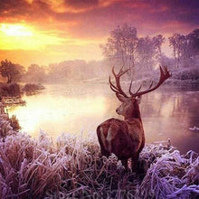 Laden Sie das Bild in den Galerie-Viewer, Diamond Painting, Hirsch am See