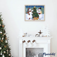 Laden Sie das Bild in den Galerie-Viewer, Diamond Painting | Diamond Painting - Snowmen and Christmas tree | animals christmas Diamond Painting Animals winter | FiguredArt