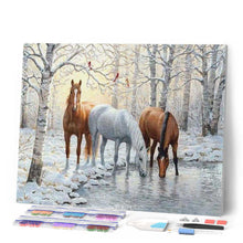Laden Sie das Bild in den Galerie-Viewer, Diamond Painting | Diamond Painting - Three Horses in the Snowy Forest | animals Diamond Painting Animals horses | FiguredArt
