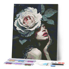 Laden Sie das Bild in den Galerie-Viewer, Diamond Painting - Dame mit Weißer Rose