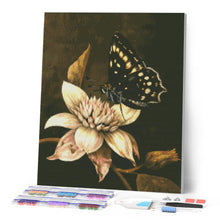 Laden Sie das Bild in den Galerie-Viewer, Diamond Painting - Mormonen-Schmetterling und Blume
