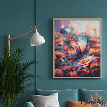 Laden Sie das Bild in den Galerie-Viewer, Diamond Painting - Futtersuchender Schmetterling – 40 x 50 cm auf Keilrahmen gespannt