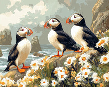 Laden Sie das Bild in den Galerie-Viewer, Diamond Painting - Papageitaucher im Gänseblümchenfeld