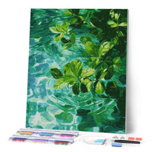Laden Sie das Bild in den Galerie-Viewer, Diamond Painting - Blätter auf kristallklarem Wasser