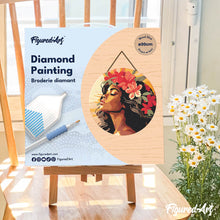 Laden Sie das Bild in den Galerie-Viewer, Diamond Painting auf Holzscheibe - Florale Frau