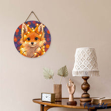 Laden Sie das Bild in den Galerie-Viewer, Diamond Painting auf Holzscheibe - Kleiner Fuchs mit Glühbirnen