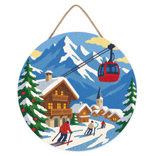 Laden Sie das Bild in den Galerie-Viewer, Diamond Painting auf Holzscheibe - Winterurlaub in den Alpen