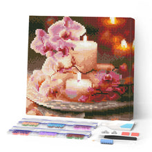 Laden Sie das Bild in den Galerie-Viewer, Mini Diamond Painting 25 x 25 cm - Orchideen und Kerzen