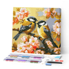 Laden Sie das Bild in den Galerie-Viewer, Mini Diamond Painting 25 x 25 cm - Vogelpaar zwischen Blüten