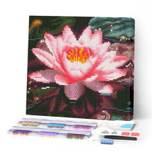 Laden Sie das Bild in den Galerie-Viewer, Mini Diamond Painting 25 x 25 cm - Rosa Seerose