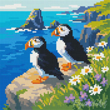 Laden Sie das Bild in den Galerie-Viewer, Mini Diamond Painting 25 x 25 cm - Papageitaucher an den Meeresklippen