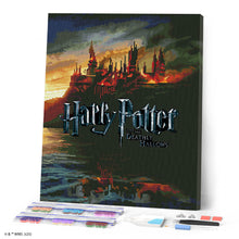 Laden Sie das Bild in den Galerie-Viewer, Diamond Painting - Hogwarts in Flammen - Harry Potter – 40 x 50 cm auf Keilrahmen gespannt