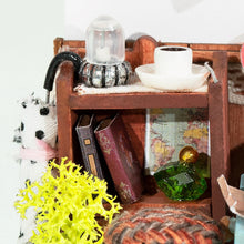 Laden Sie das Bild in den Galerie-Viewer, Miniaturhaus - Lese- und Schreibecke