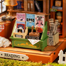 Laden Sie das Bild in den Galerie-Viewer, Miniaturhaus - Die Bibliothek der Muse