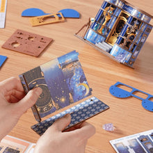 Laden Sie das Bild in den Galerie-Viewer, Miniaturhaus - Magic Astronomieladen