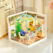 Laden Sie das Bild in den Galerie-Viewer, Miniaturhaus - Blühender Tee Garten