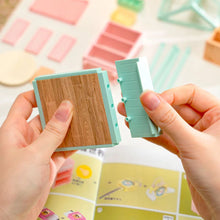 Laden Sie das Bild in den Galerie-Viewer, Miniaturhaus - Blühender Tee Garten