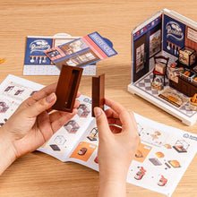 Laden Sie das Bild in den Galerie-Viewer, Miniaturhaus - Butter-Bäckereihaus