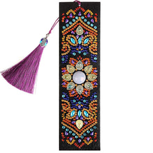 Laden Sie das Bild in den Galerie-Viewer, Lesezeichen Diamond Painting mit Blumen Mandala
