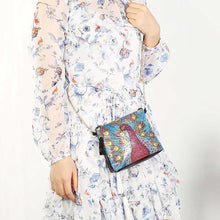 Laden Sie das Bild in den Galerie-Viewer, Tasche Diamond Painting Pfau Rot