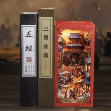 Laden Sie das Bild in den Galerie-Viewer, Book Nook - Die Legende von Mulan