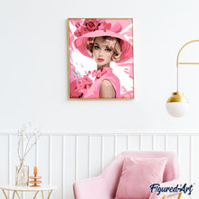 Laden Sie das Bild in den Galerie-Viewer, Diva mit rosa Hut