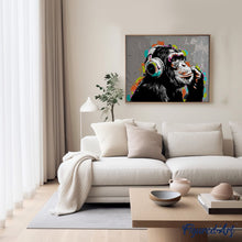 Laden Sie das Bild in den Galerie-Viewer, Street Art Funky Schimpanse