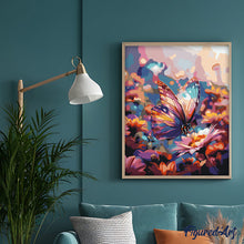 Laden Sie das Bild in den Galerie-Viewer, Futtersuchender Schmetterling
