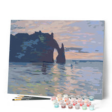Laden Sie das Bild in den Galerie-Viewer, Klippe bei Étretat, Sonnenuntergang - Monet