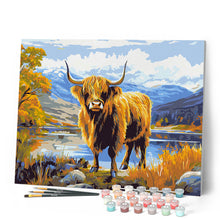 Laden Sie das Bild in den Galerie-Viewer, Highland Cow goldener See