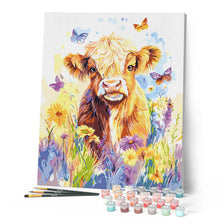 Laden Sie das Bild in den Galerie-Viewer, Highland Cow mit Schmetterlingen